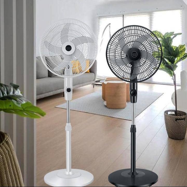 🔋❄ No Light, No Worries – Stay Cool with Our Rechargeable Standing Fan!